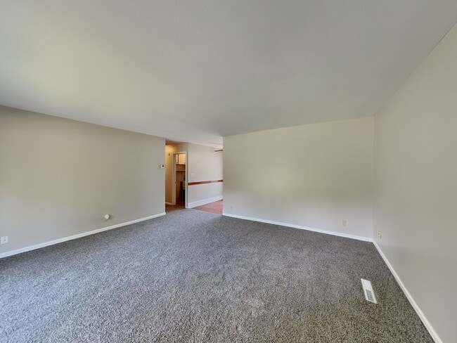 10141 Sycamore St NW in Coon Rapids, MN - Building Photo - Building Photo