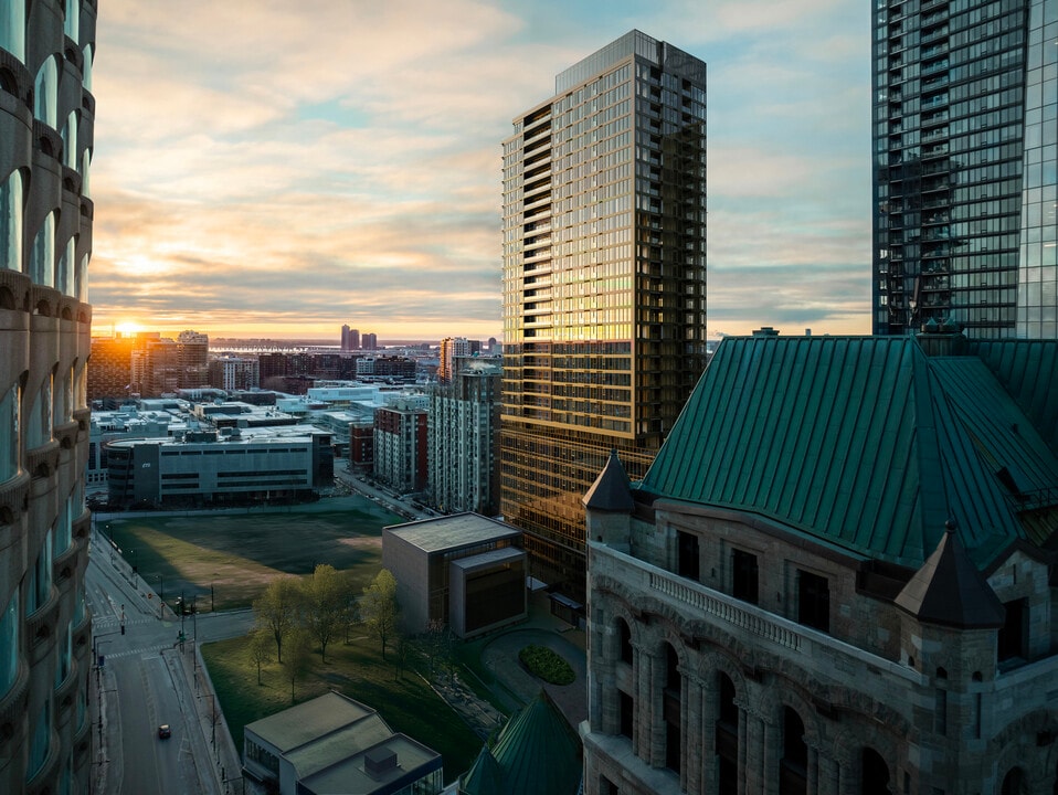 Carré Windsor in Montréal, QC - Building Photo