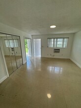 512 SW 2nd St in Hallandale Beach, FL - Building Photo - Building Photo