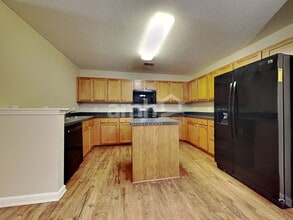 223 Tigers Paw Dr in Pooler, GA - Building Photo - Building Photo