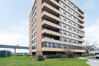 LeHavre on the Water in Whitestone, NY - Building Photo - Building Photo