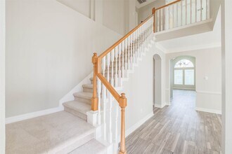 5911 Brook Bend Dr in Sugar Land, TX - Building Photo - Building Photo