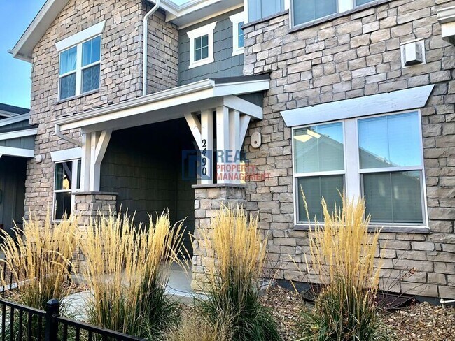 2490 Trio Falls Dr in Loveland, CO - Foto de edificio - Building Photo