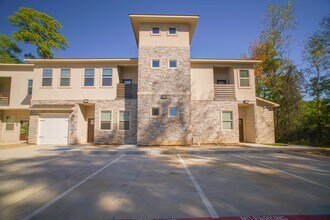 504 Nursery Rd in The Woodlands, TX - Foto de edificio - Building Photo