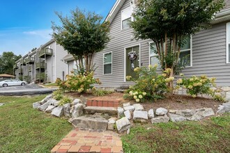 Sweetbay Apartments in East Ridge, TN - Building Photo - Building Photo