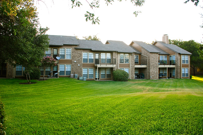 BENT TREE FOUNTAINS in Addison, TX - Building Photo - Building Photo