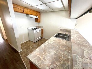 12157 Vanowen St in Los Angeles, CA - Building Photo - Building Photo