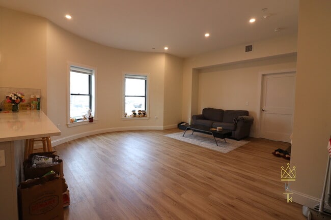 460 Washington St, Unit #1 in Boston, MA - Building Photo - Building Photo