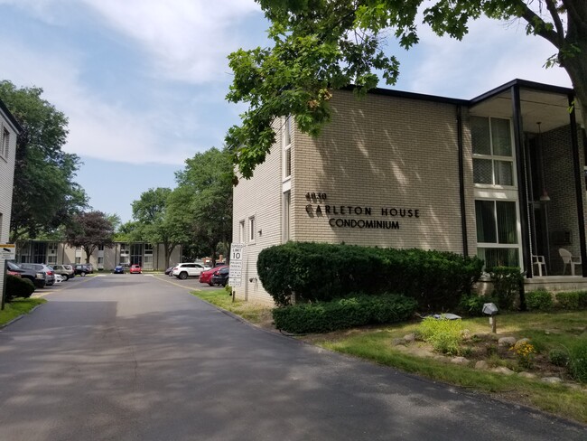 4030 W 13 Mile Rd, Unit J2