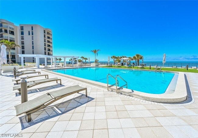 property at 3115 Gulf Shore Blvd N