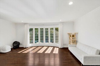 270 Victory Blvd in New Rochelle, NY - Building Photo - Building Photo