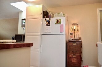 3 Homer St, Unit 2 in Newport, RI - Building Photo - Building Photo