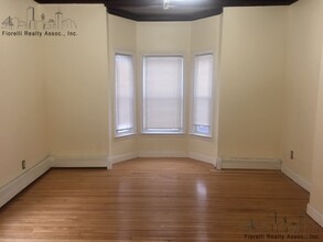 16 Newbury St, Unit 1 in Somerville, MA - Building Photo - Building Photo