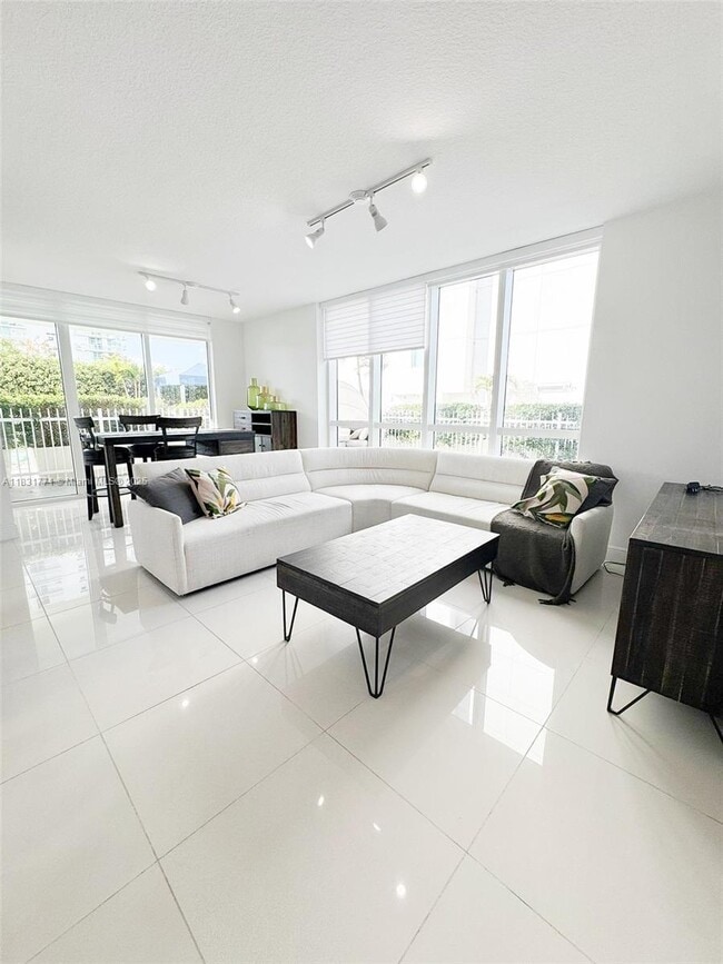 1871 NW S River Dr in Miami, FL - Building Photo - Building Photo