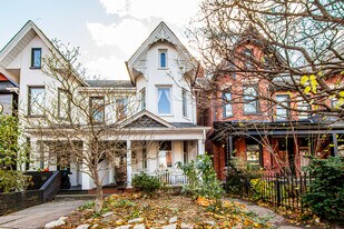 19 Churchill Ave in Toronto, ON - Building Photo