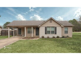 4414 Countrybrook Dr in Jonesboro, AR - Building Photo