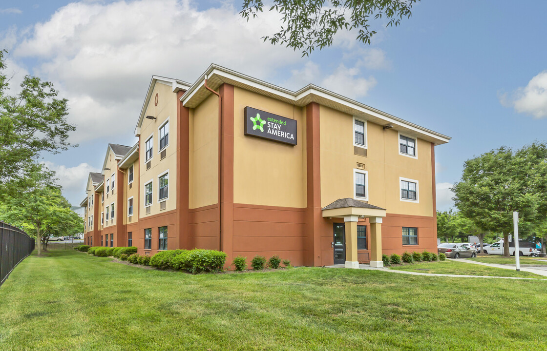 Furnished Studio-Baltimore - BWI Airport - in Linthicum Heights, MD - Building Photo