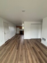 1209 E 10th St in The Dalles, OR - Building Photo - Building Photo