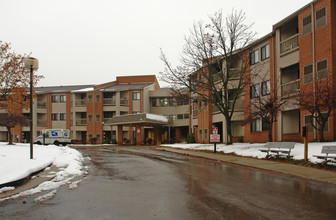 Gardenview Apartments in Flint, MI - Building Photo - Building Photo