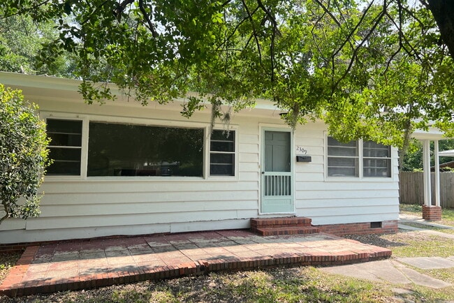 2309 Camellia Dr in Wilmington, NC - Foto de edificio - Building Photo