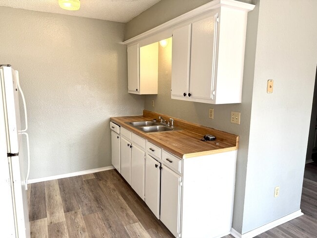 8 W Cumberland in Tishomingo, OK - Building Photo - Building Photo