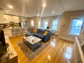 18 Chandler St, Unit 2 in Somerville, MA - Building Photo - Building Photo