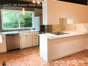 14025 SW Bonnie Brae St in Beaverton, OR - Building Photo - Building Photo