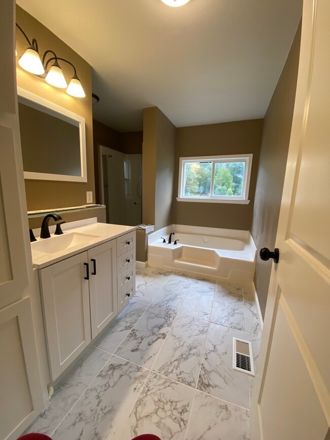 4695 Sylar Ln in Kelseyville, CA - Building Photo - Building Photo