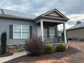 108 Briar Ln in Pendleton, SC - Building Photo