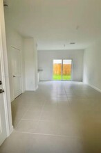 2877 SE 24th Ave in Homestead, FL - Building Photo - Building Photo