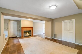 8 Waibel Dr in Allendale, NJ - Building Photo - Building Photo