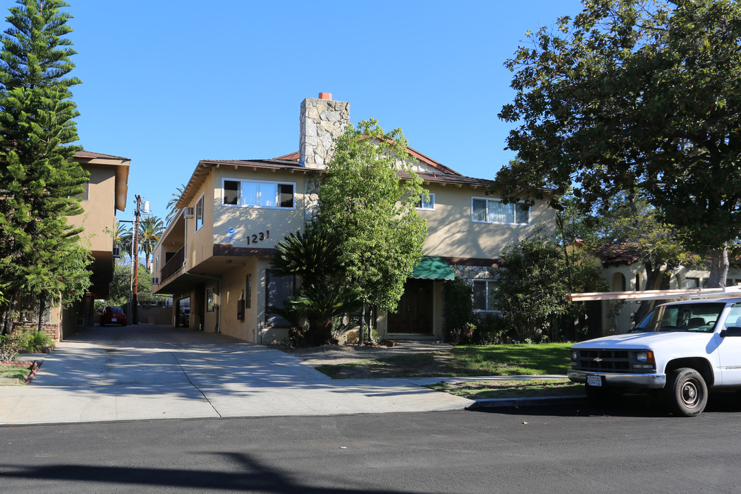 1231 Orange Grove Ave in Glendale, CA - Building Photo