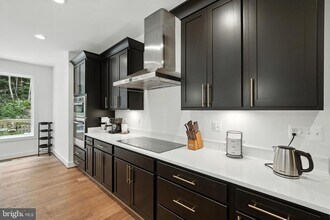 5604 Clermont Dr in Alexandria, VA - Building Photo - Building Photo