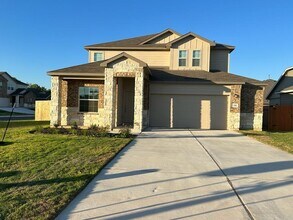 220 Otter Rd in Kyle, TX - Building Photo - Building Photo