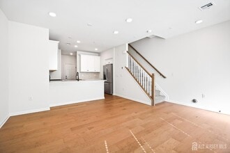 507 Sadie Cir in New Brunswick, NJ - Building Photo - Building Photo