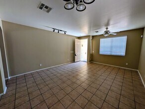 7160 W Kings Ave in Peoria, AZ - Building Photo - Building Photo