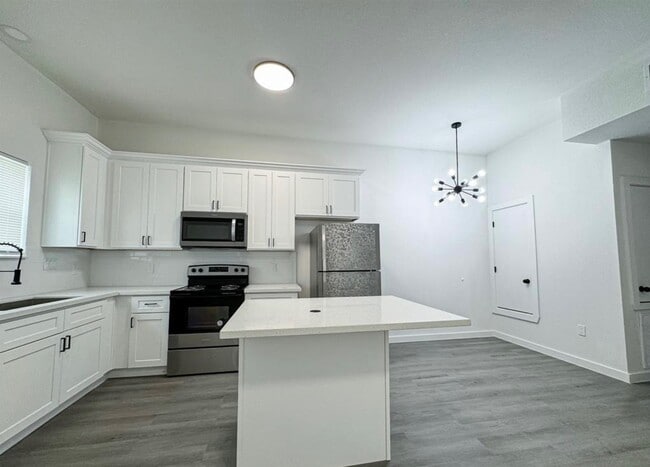 328 Clearwater St in Houston, TX - Building Photo - Building Photo