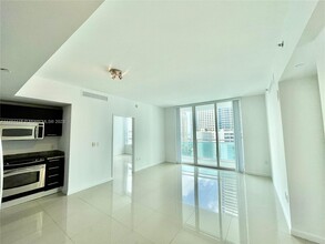 950 Brickell Ave-Unit -1907 in Miami, FL - Building Photo - Building Photo