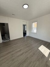 3715 Dina Ave in Cincinnati, OH - Foto de edificio - Building Photo