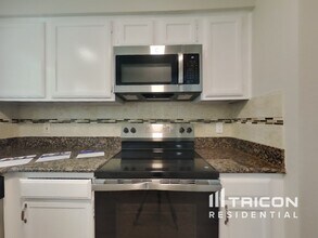 2824 Sugar Wood Dr in League City, TX - Building Photo - Building Photo