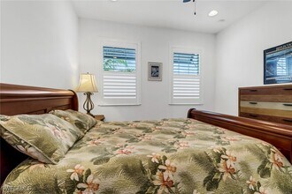 6965 Avalon Cir in Naples, FL - Foto de edificio - Building Photo