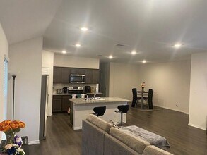 3061 Stratford Wy in Heartland, TX - Building Photo - Building Photo