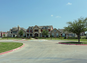 Silverton Village in Ennis, TX - Foto de edificio - Building Photo