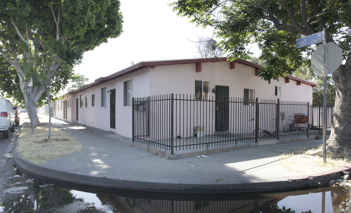 11720 Hart St in North Hollywood, CA - Building Photo