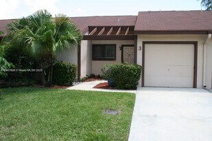 3 Finsbury Ln in Boynton Beach, FL - Building Photo