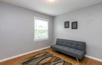 215 Hedgewood Ct in Lexington, KY - Building Photo - Building Photo