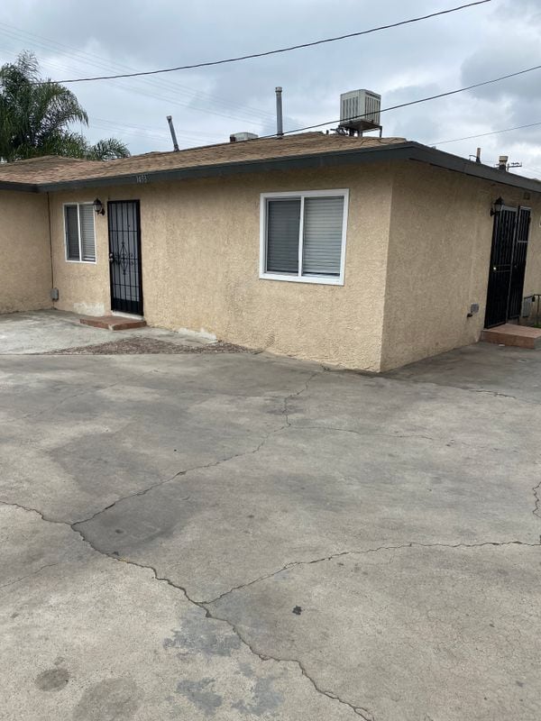 1453 W 108th St in Los Angeles, CA - Building Photo - Building Photo