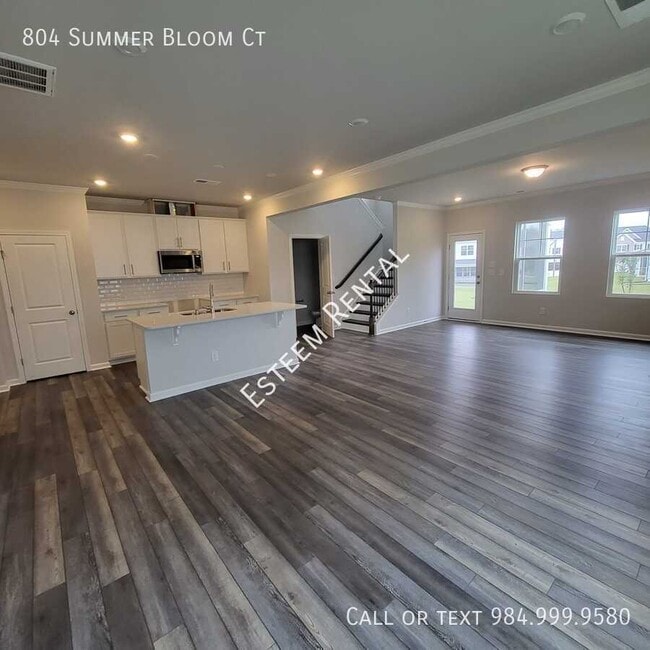 804 Summer Bloom Ct in Durham, NC - Building Photo - Building Photo