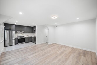 623 E Chevy Chase Dr, Unit C in Glendale, CA - Foto de edificio - Building Photo