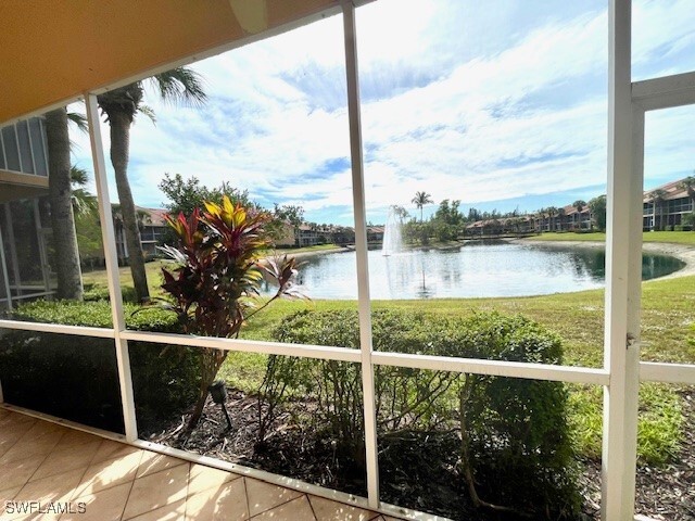 1715 Windy Pines Dr in Naples, FL - Foto de edificio - Building Photo